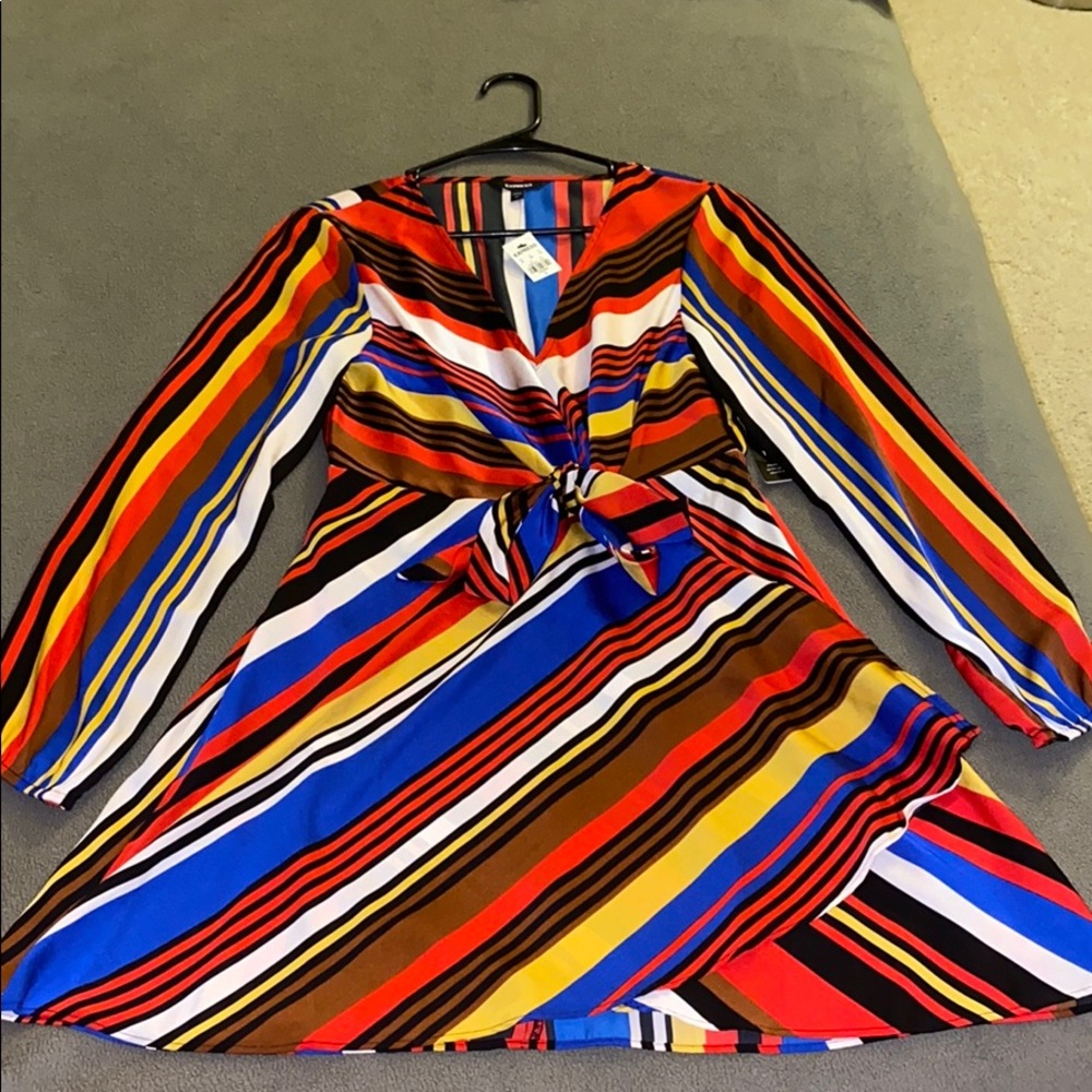 Striped knotted V-neck elastic waist dress!
